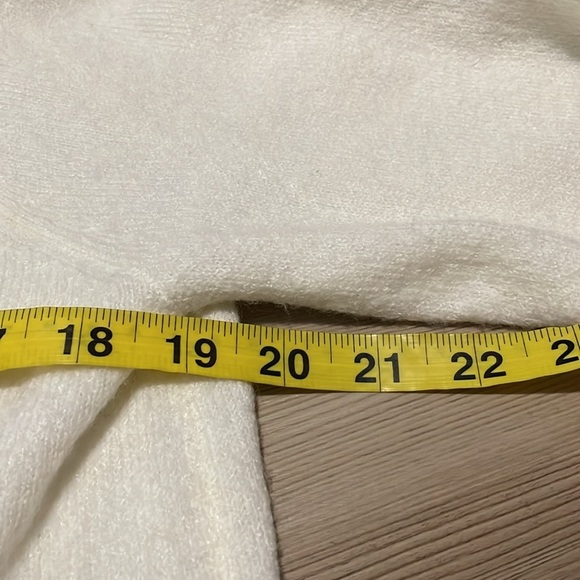 Lauren Conrad Sequined Flamingo Long Sleeve Crewneck Sweater Cream Womens M - Picture 6 of 11